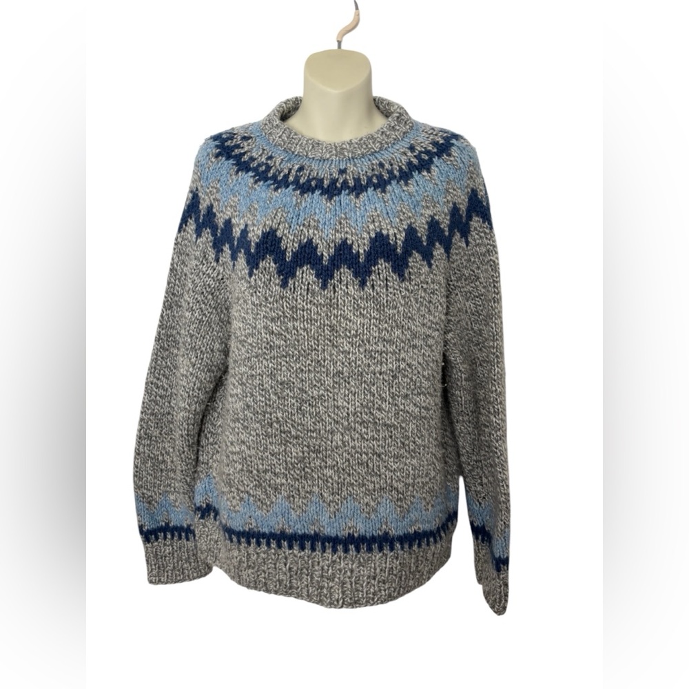 Cozy Gray and Blue Knit Sweater. Hand knit. Some pilling otherwise EUC.